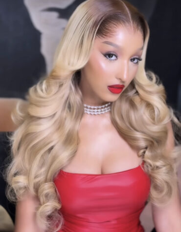 26inches 300g 13*6hd frontal blonde wig