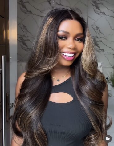 24inches layered 400g 5*5hd closure custom colored wig