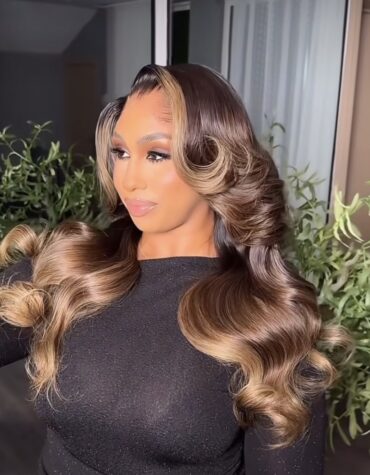 22inches 300g 13*6hd custom colored wig