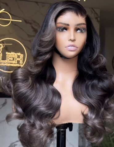 22inches layered 300g 13*6hd custom colored wig
