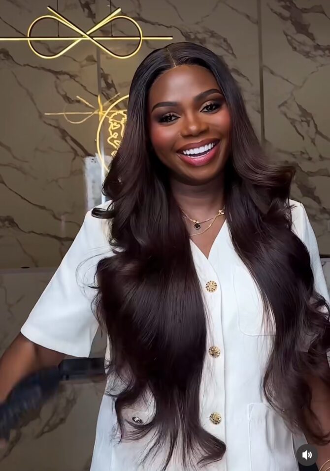 30inches 300g 5*5hd custom colored wig