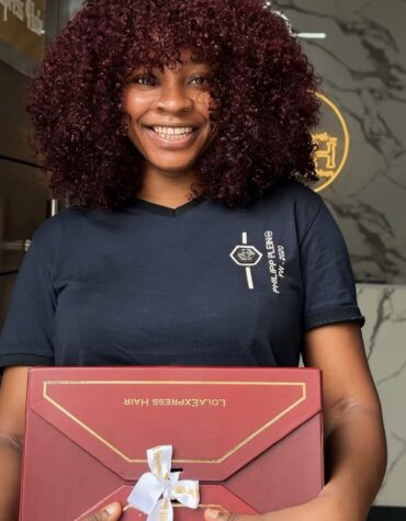 Versatile fringe curly wig