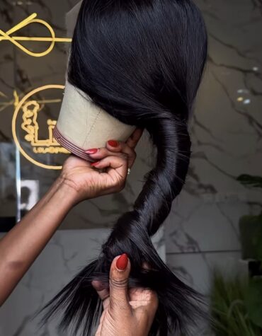 22inches 300g 13*6hd frontal wig
