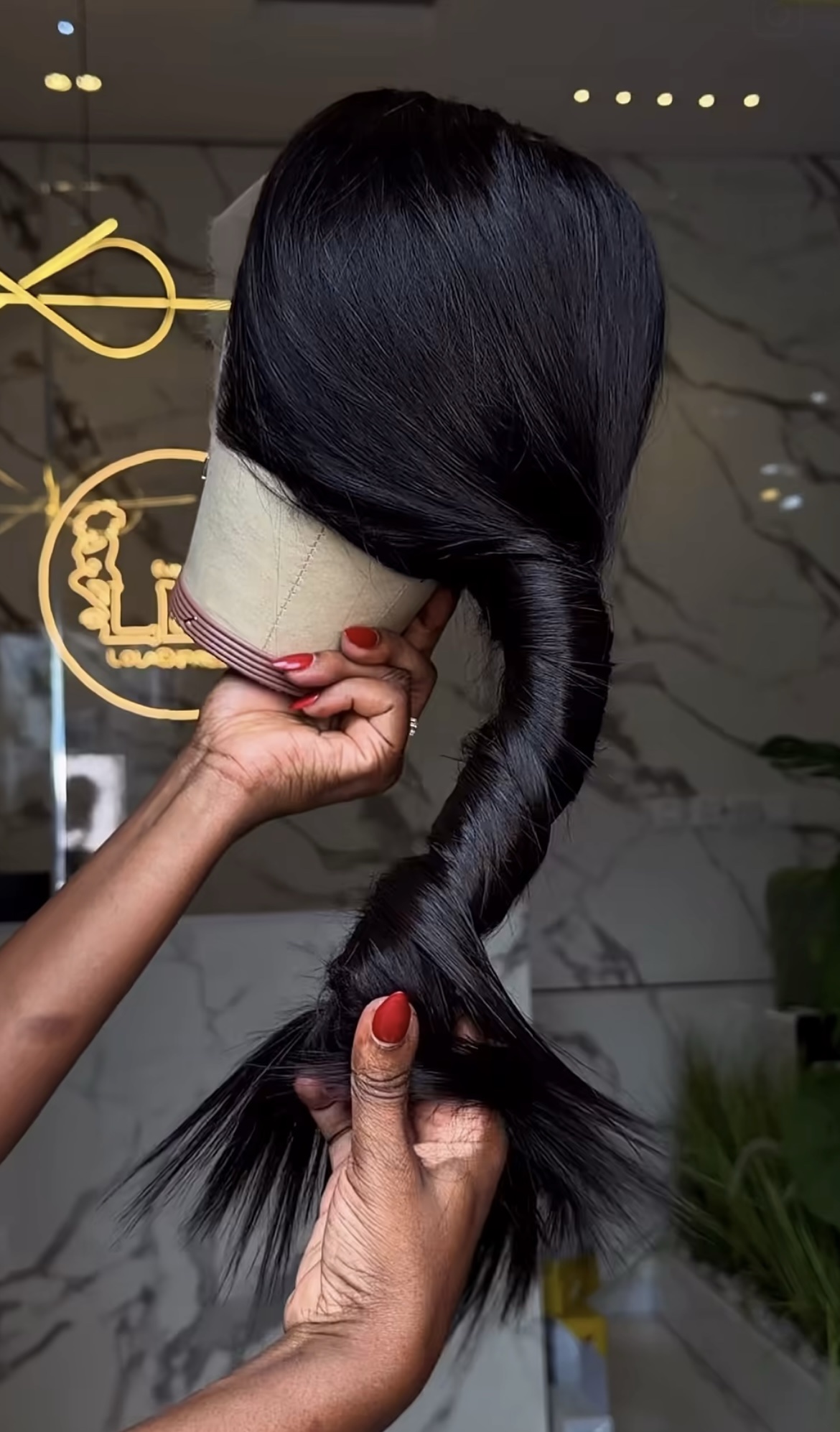22inches 300g 13*6hd frontal wig