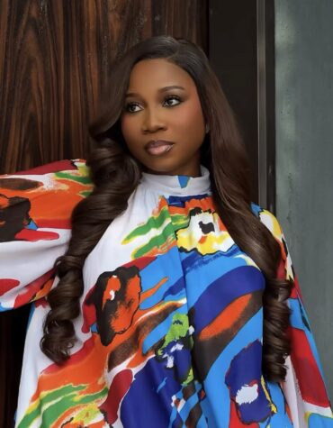 30inches 300g 5*5hd closure custom colored wig