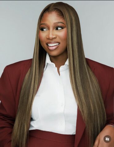 24inches 300g 13*6hd frontal custom colored wig